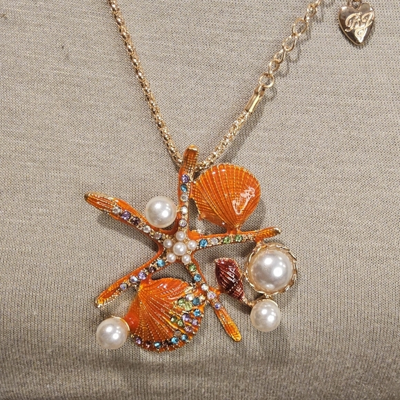 ORANGE STARFISH STATEMENT NECKLACE - Picture 1 of 3